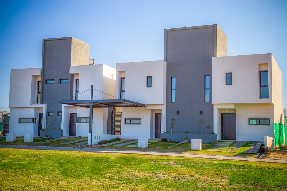 Dúplex de 1 dorm. con patio y galería.