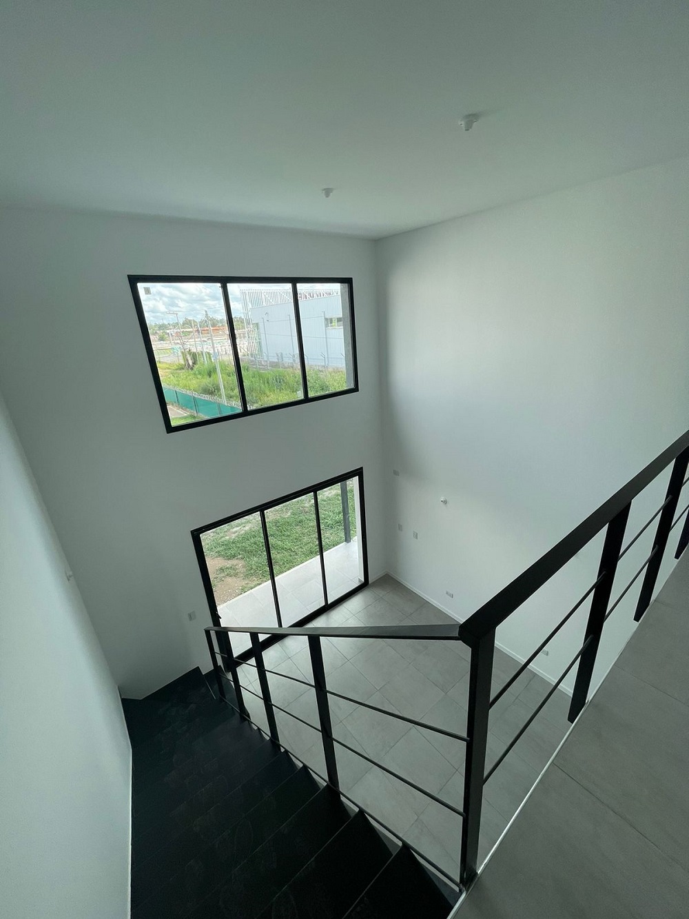 Dúplex de 1 dorm. con patio y galería.